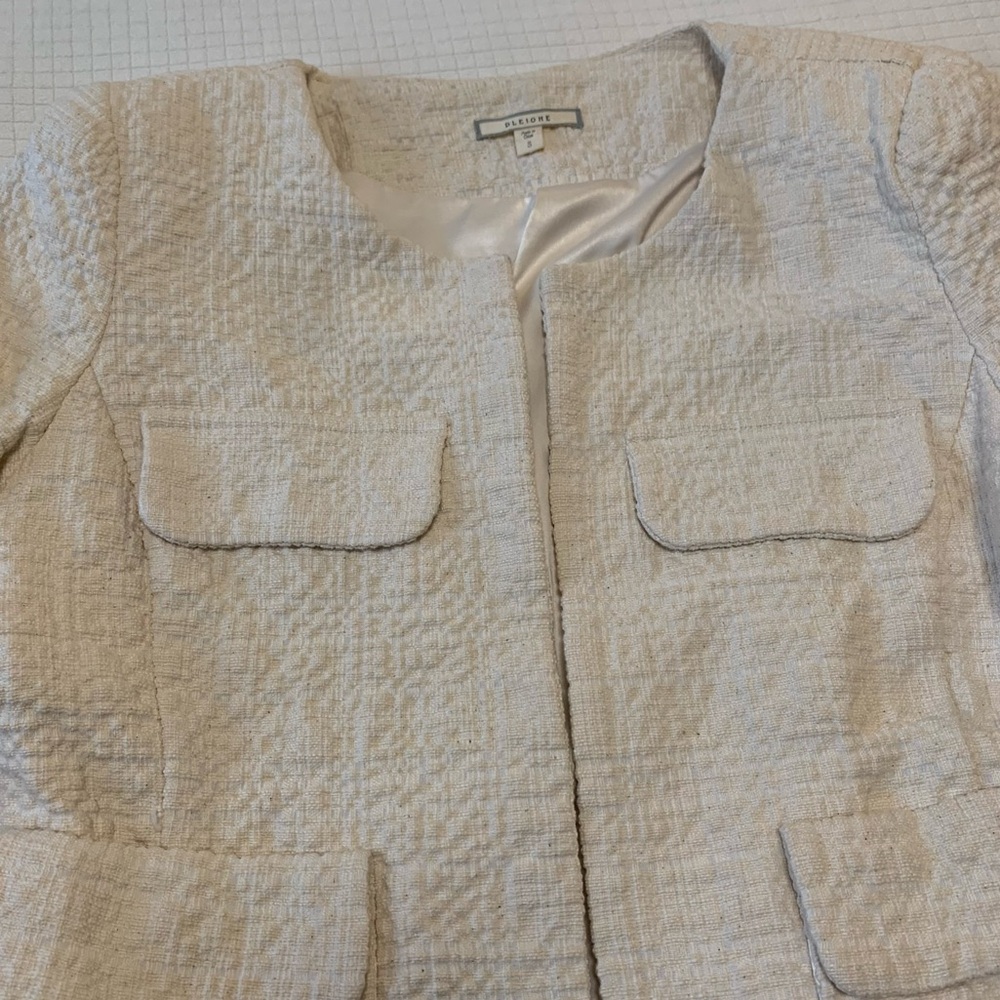 Pleione textured cream colored cropped jacket - Picture 4 of 14